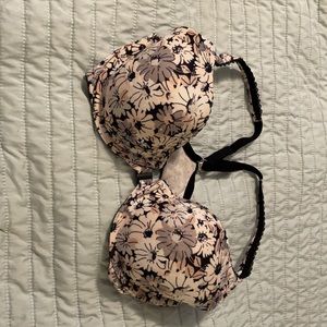 Victoria’s Secret bra